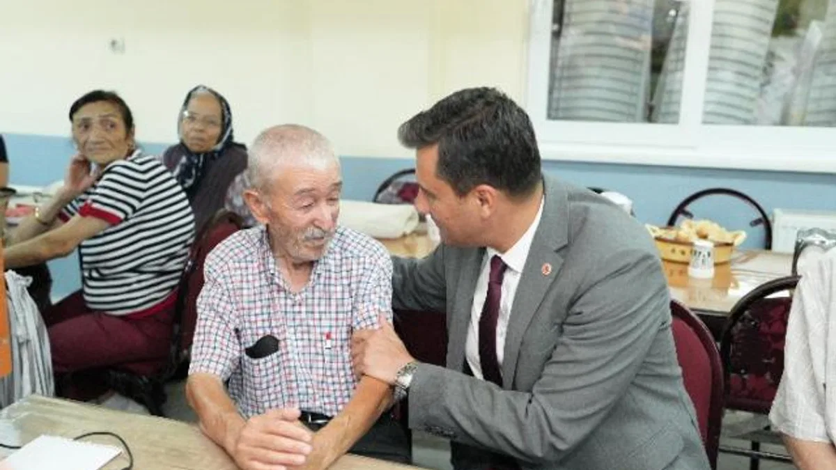 Başkan Zeyrek, Manisa Cemevi’nde yurttaşlarla oruç açtı