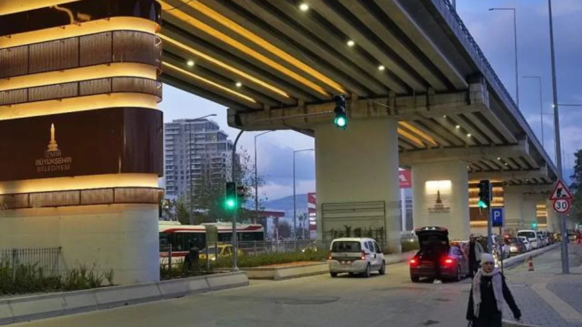 İzmir otogarı ışıl ışıl