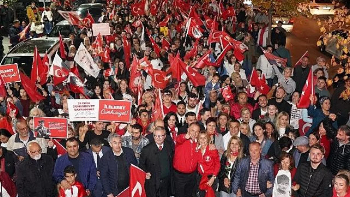 Beylikdüzü, Cumhuriyet’in İlanının 101. Yılını Coşkuyla Kutladı