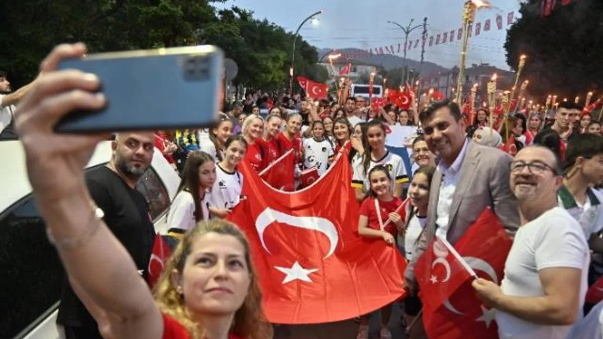 Manisa’da 19 Mayıs Fener Alayı ile kutlandı