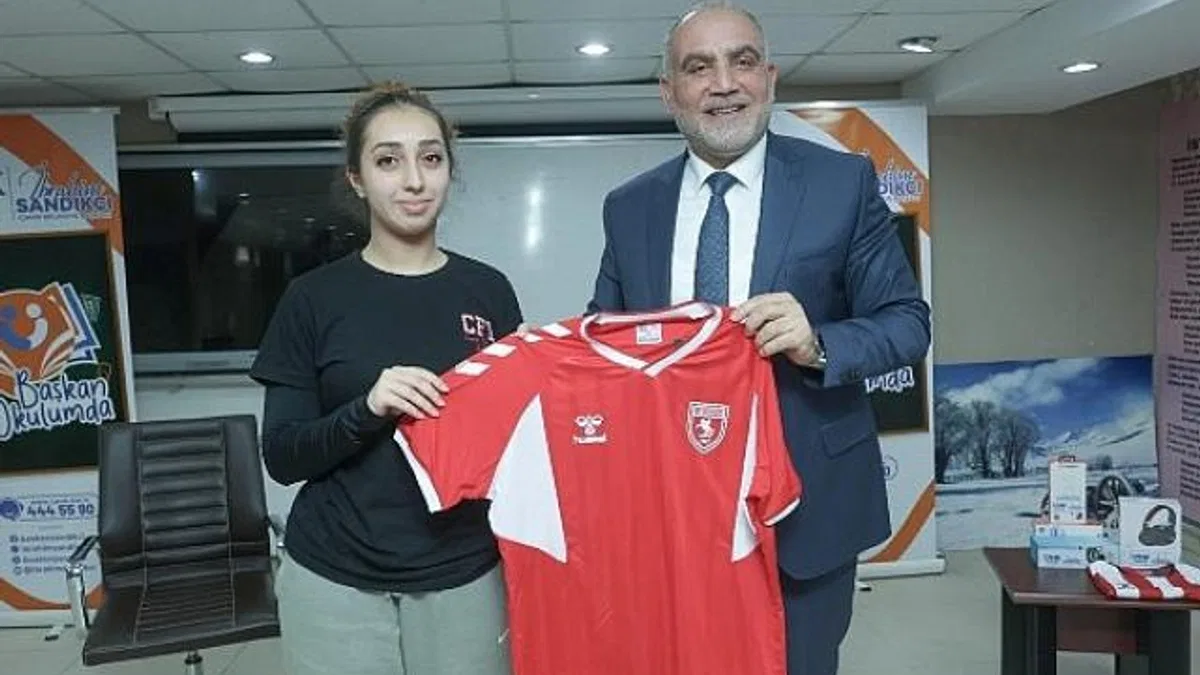 Başkan İbrahim Sandıkçı: “Öğrencilerimizin sınav ücretlerini karşılıyoruz”