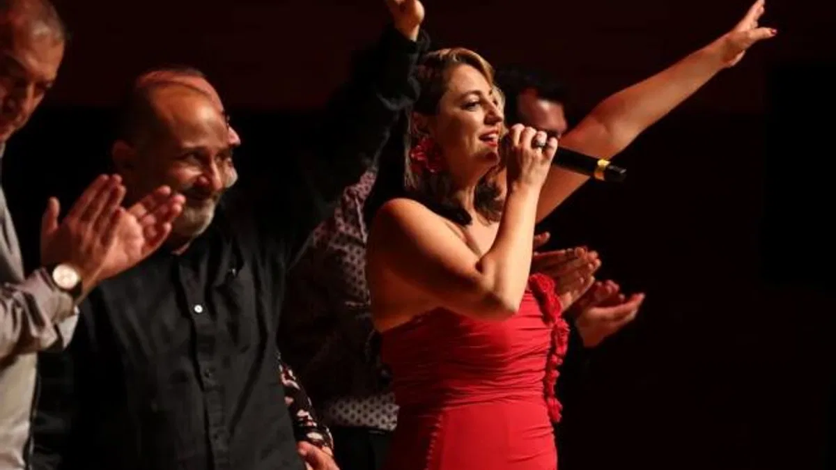 İzmir’de Dilek Türkan’la Cumhuriyet’e şarkılar