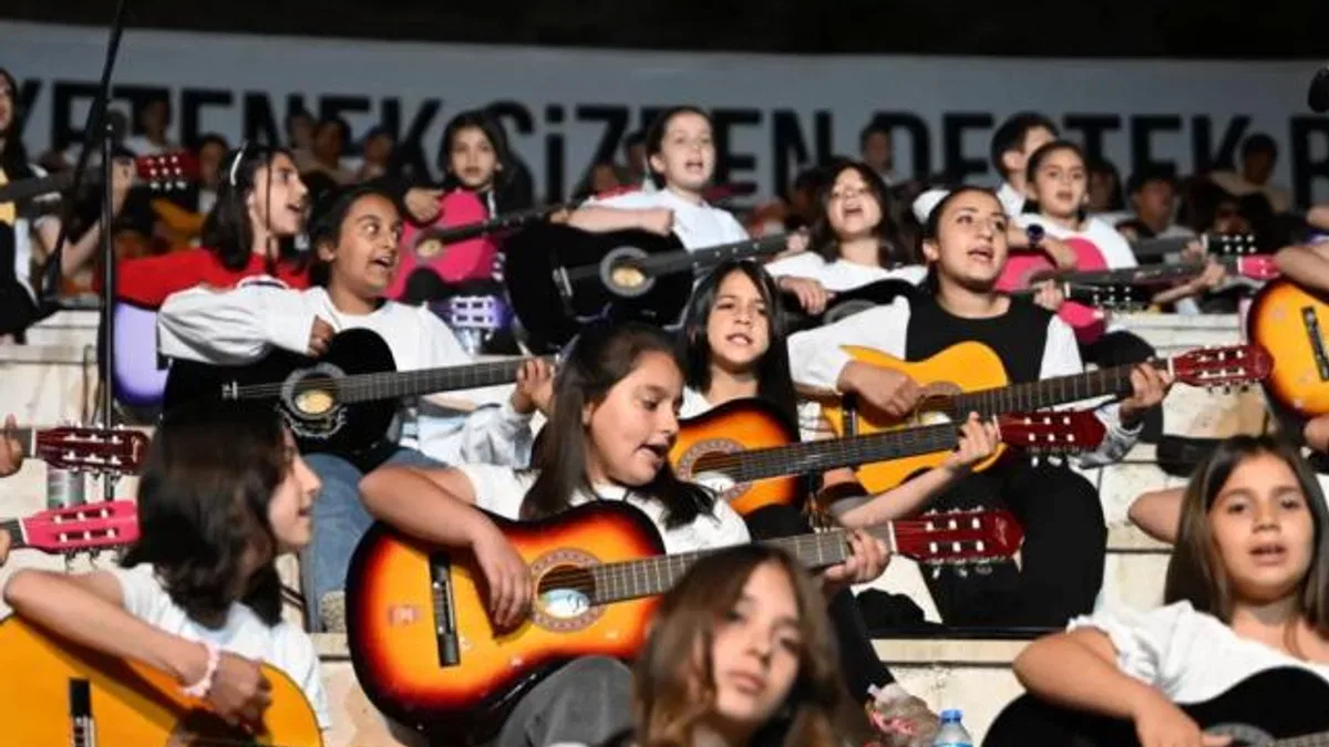 Bursa Gemlik’in genç sanatçıları, 19 Mayıs’ta yeteneklerini sergiledi
