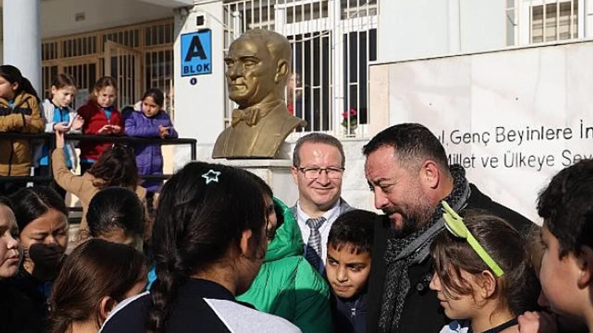 Başkan Turan çocukların yeni yıl sevincine ortak oldu
