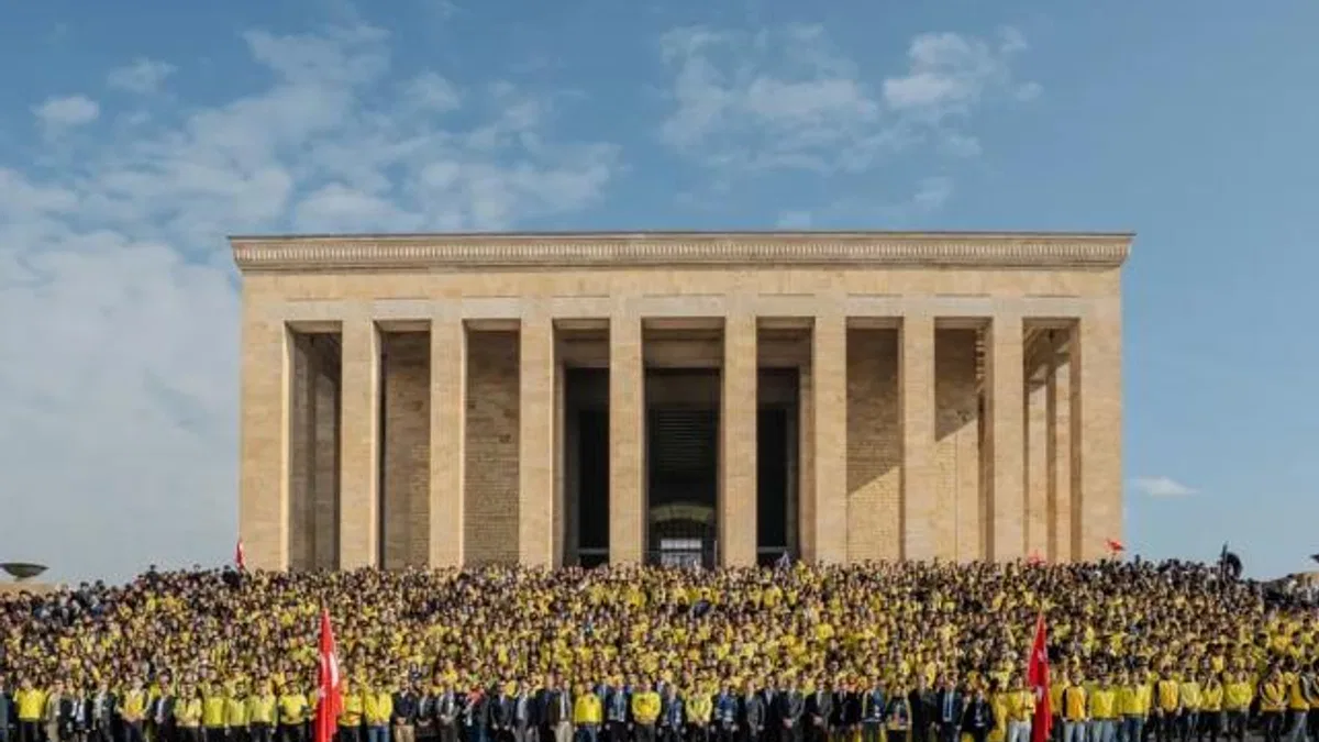 4 bin 500 Fenerbahçeli genç Ata’nın huzurunda