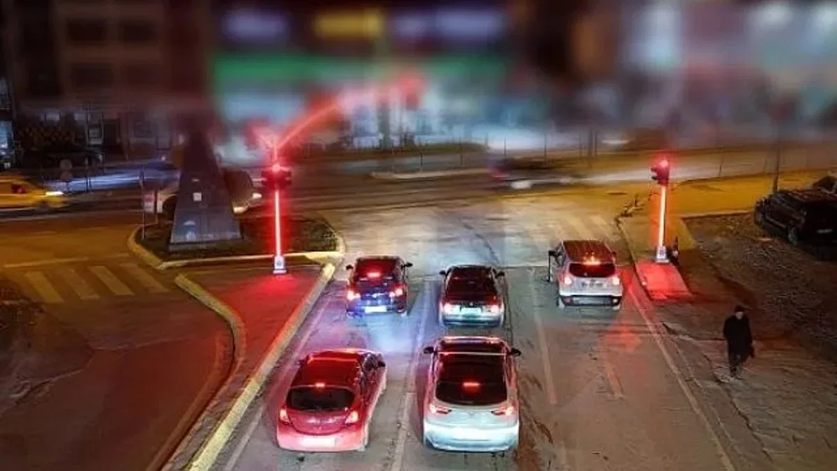 Gölcük’e modern sinyalizasyon sistemi