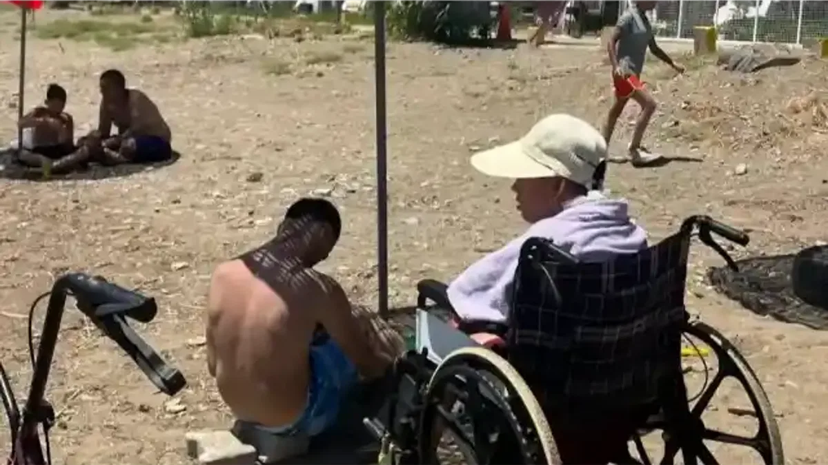 İzmir Narlıdere’de özel gereksinimli bireyler denizle buluştu
