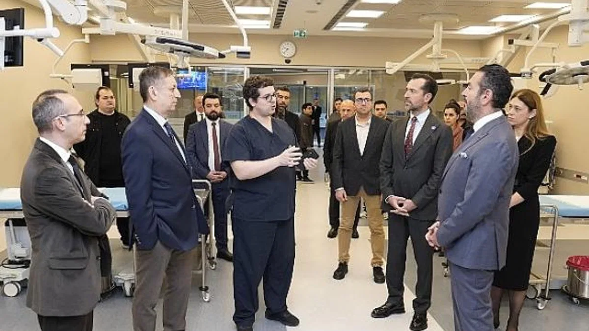 Medtronic, Koç Üniversitesi Hastanesi ve RMK AIMES, Robotik Asiste Cerrahi Alanındaki İş Birliği ile Türkiye’de Bir İlke İmza Atıyor