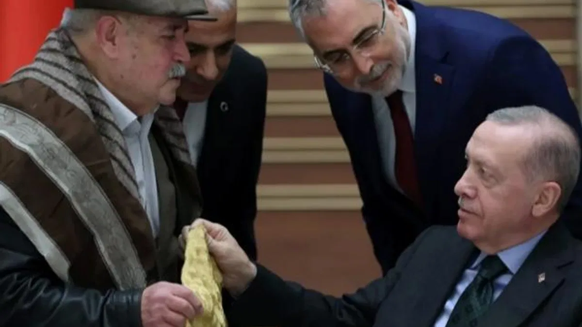 Cumhurbaşkanı Erdoğan ’emektarlarla’ buluştu