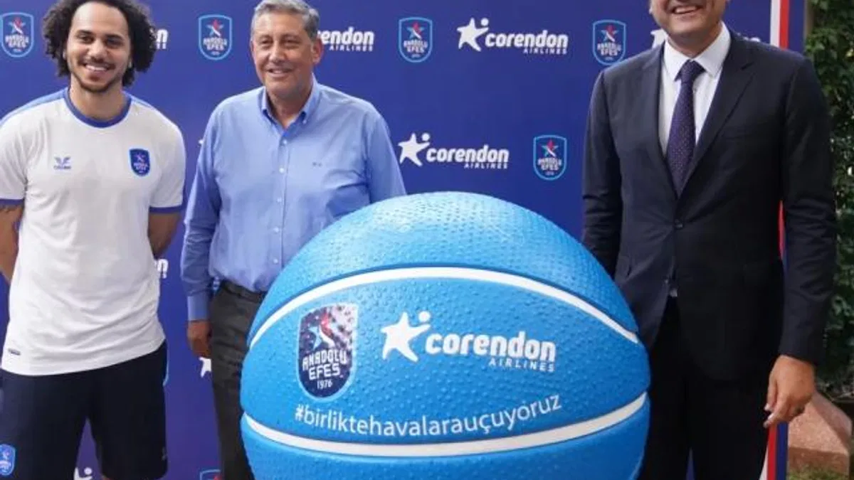 Anadolu Efes sponsorluk anlaşmasını yeniledi