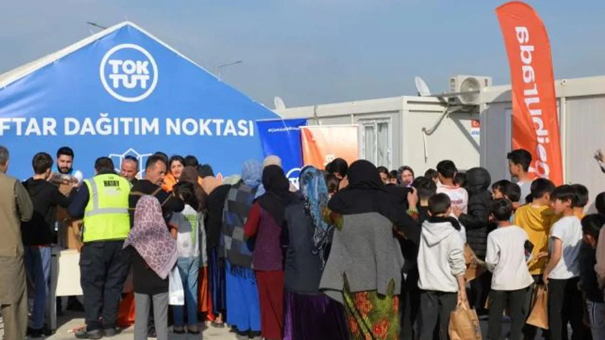 Antakya’da 5 bin kişiye sıcak yemek dayanışması