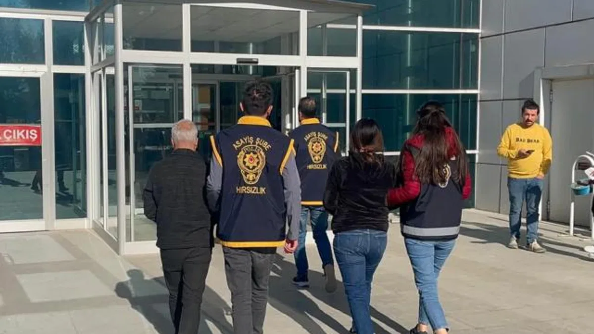 Adıyaman’da AVM’den kozmetik hırsızlığı!