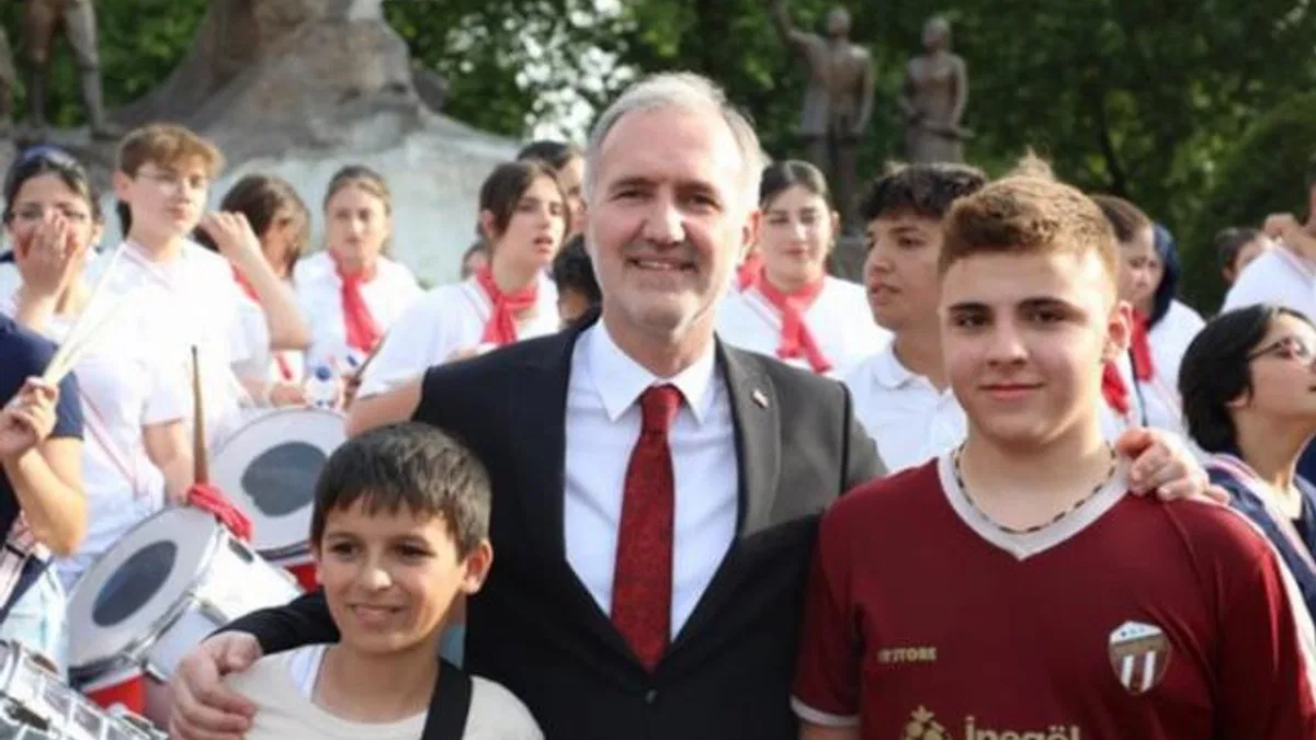 İnegöl’de 19 Mayıs coşkusu sokaklara taştı