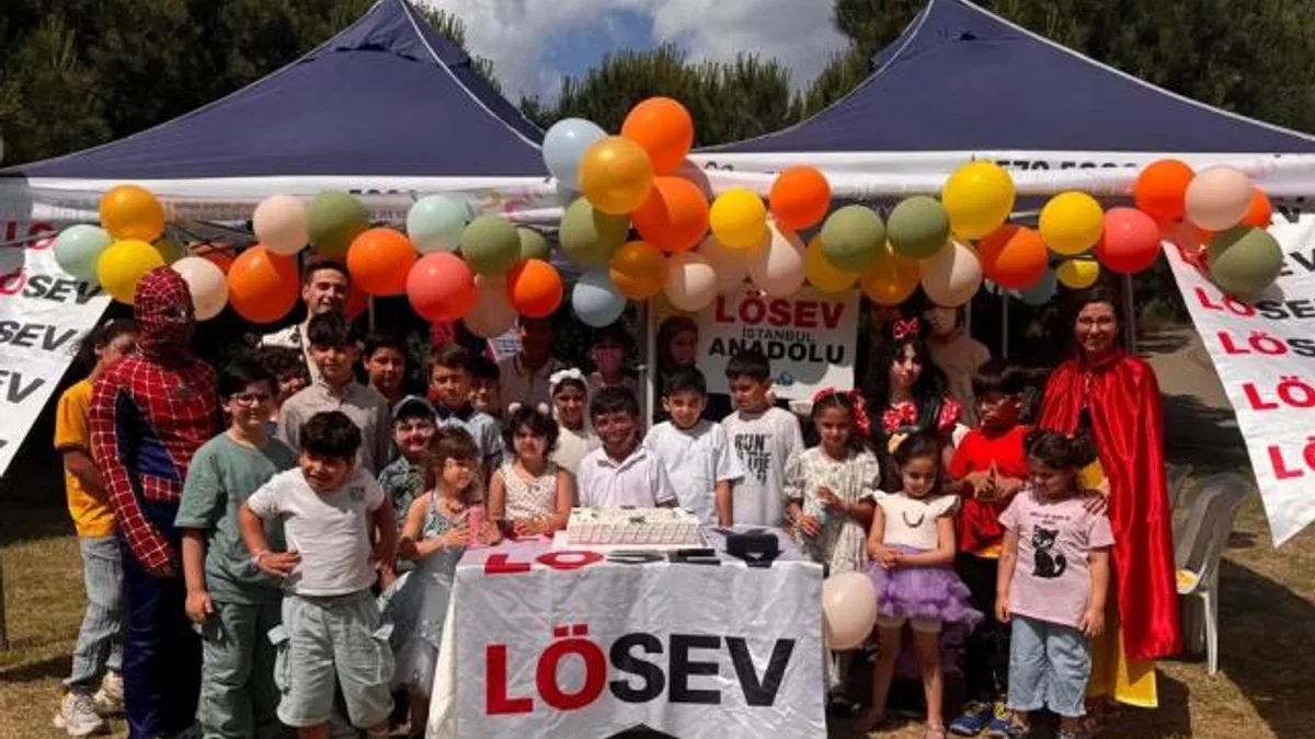 LÖSEV’in kahraman çocukları karne sevinci yaşadı