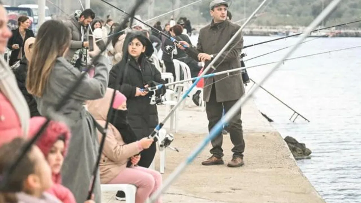 İzmir Bornovalı çocuklar balık tutmayı öğrendi