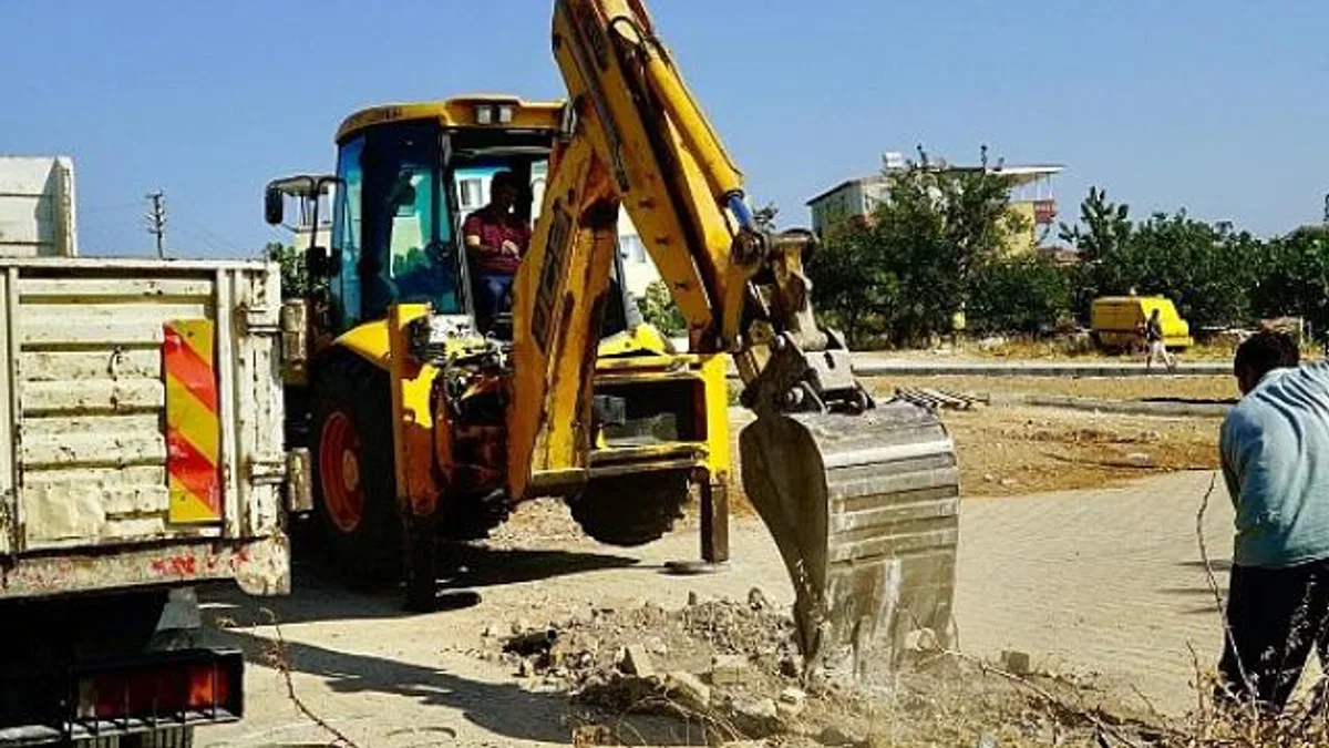 Didim’de yol yapım ve bakım çalışmaları tüm hızıyla devam ediyor