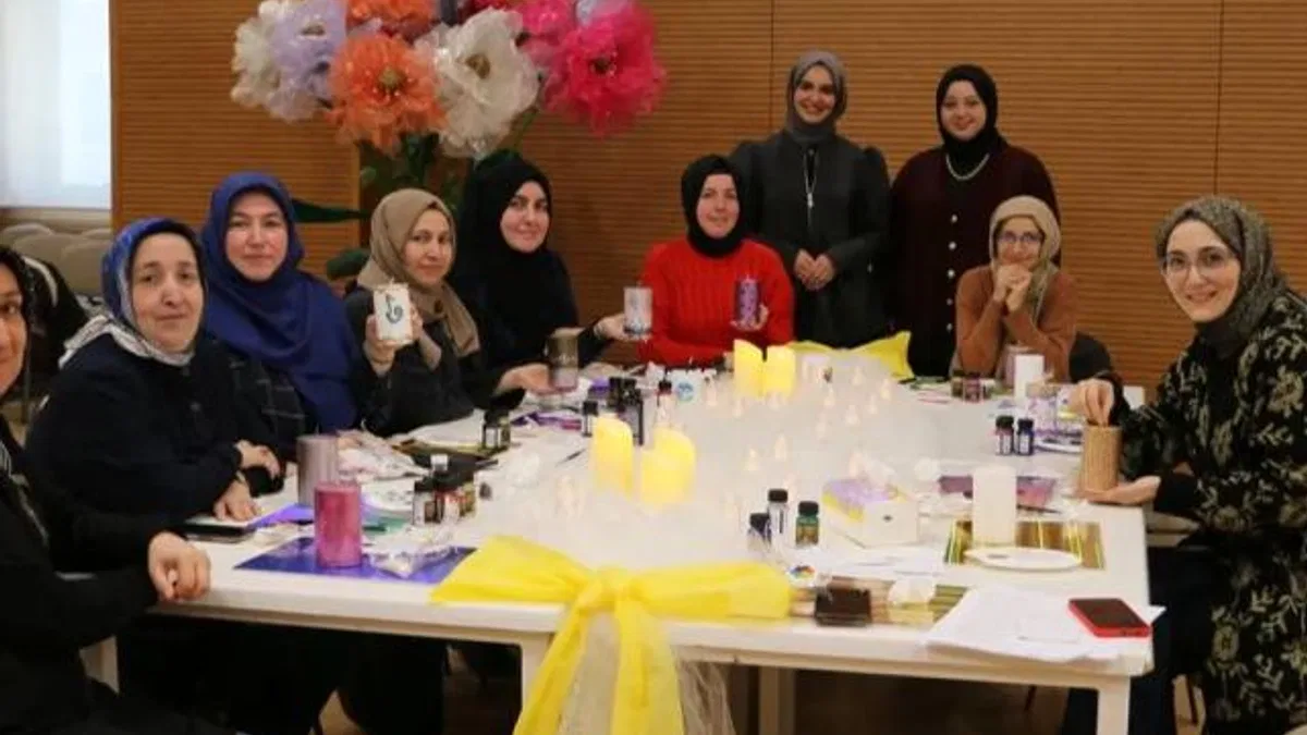 Sakarya’da yetişkinlere ‘terapi’ gibi sanat atölyesi