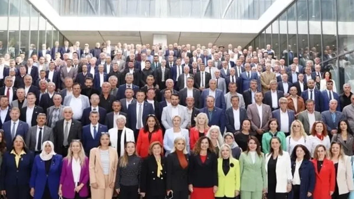 Candan Belediyecilik muhtarlarla buluştu