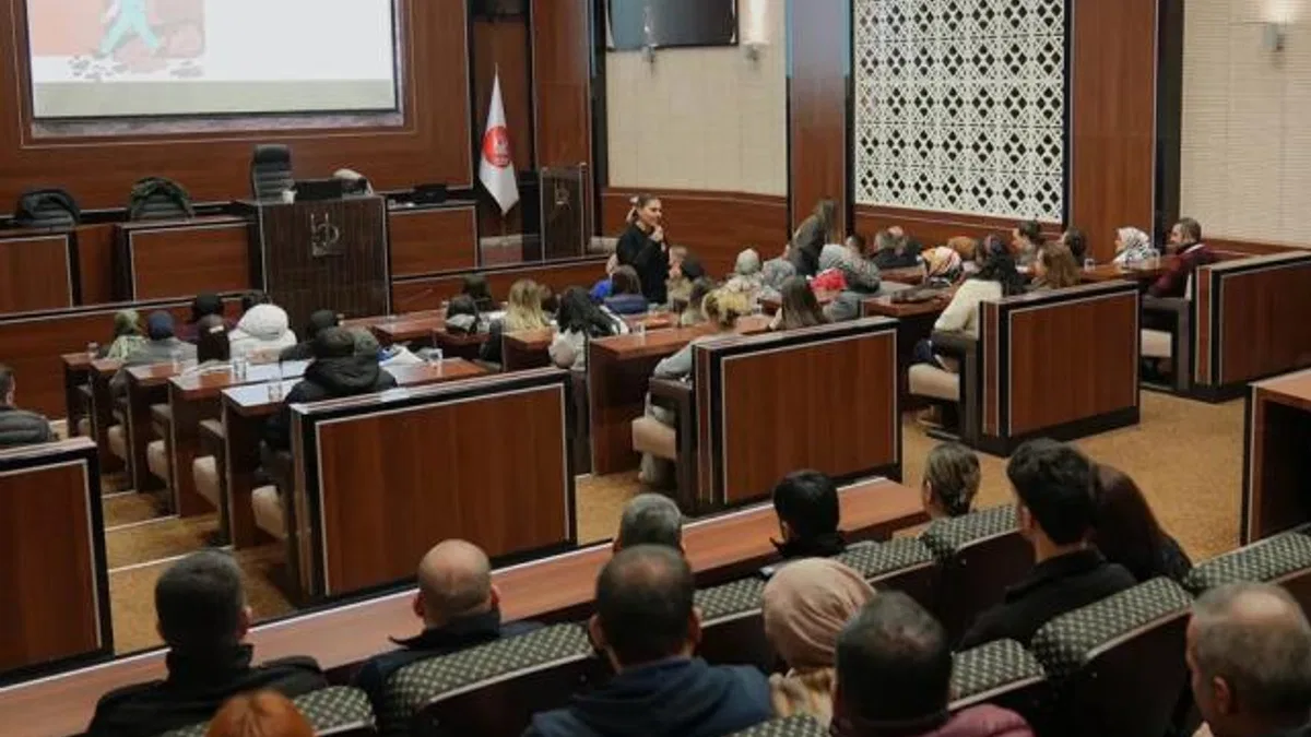 Ankara Keçiören’de belediye personeline ‘narko rehber’ eğitimi