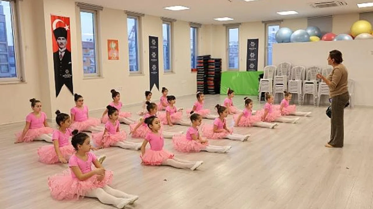 Aydınlı minikler başkan çerçioğlu’nun başlattığı etkinlikler ile bale öğreniyor