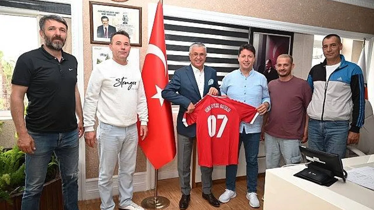Kemer Ayyıldız Masterler’den Başkan Topaloğlu’na ziyaret