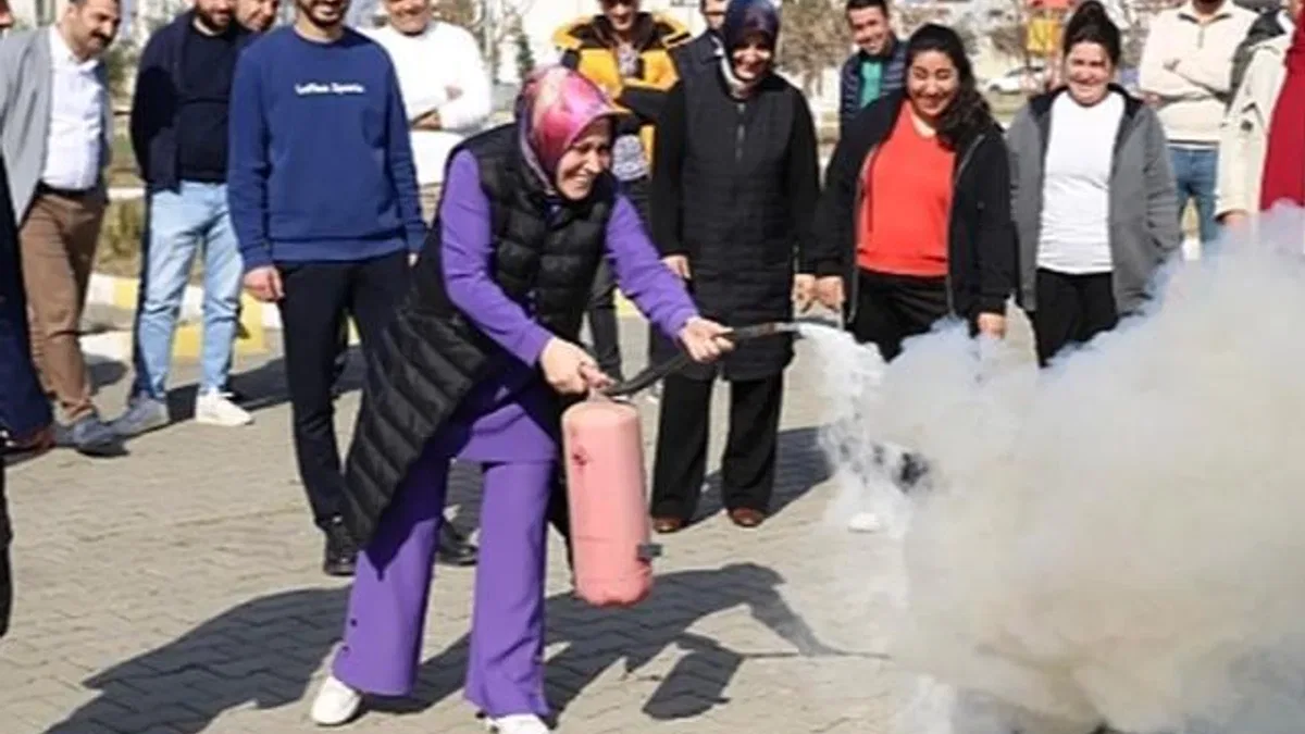 Hatay itfaiyesinden sevgievlerinde yangın tatbikatı