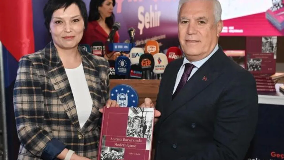 Bursa kent belleğine yeni bir kaynak daha… Atatürk Bursa’sında Modernleşme…