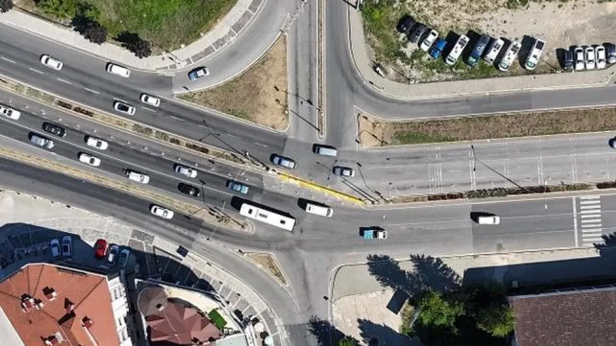 Düzce’de akıllı kavşak trafiğe yine çözüm olmadı!
