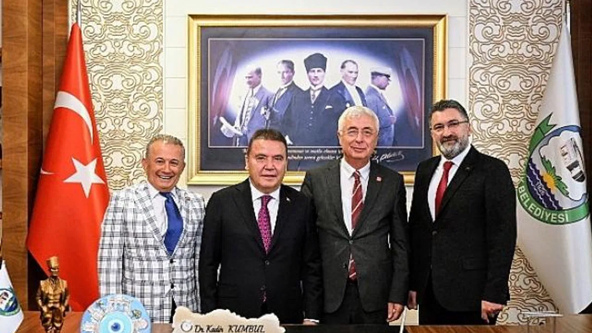 Başkan Muhittin Böcek Serik’te