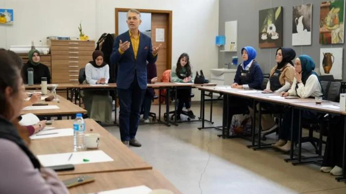 Ressam Cemal Toy, renklerin şifasını Kocaeli’ye taşıdı