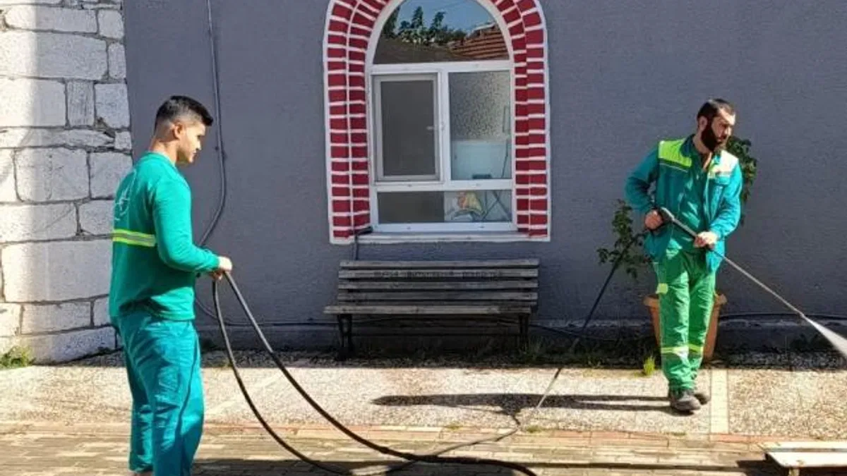 Osmangazi’deki camiler temizleniyor