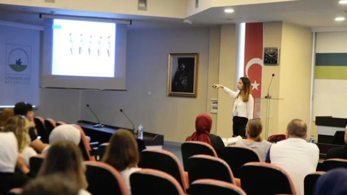 Osmangazi’de belediye personeline sağlıklı beslenme ve ofis ergonomisi eğitimi