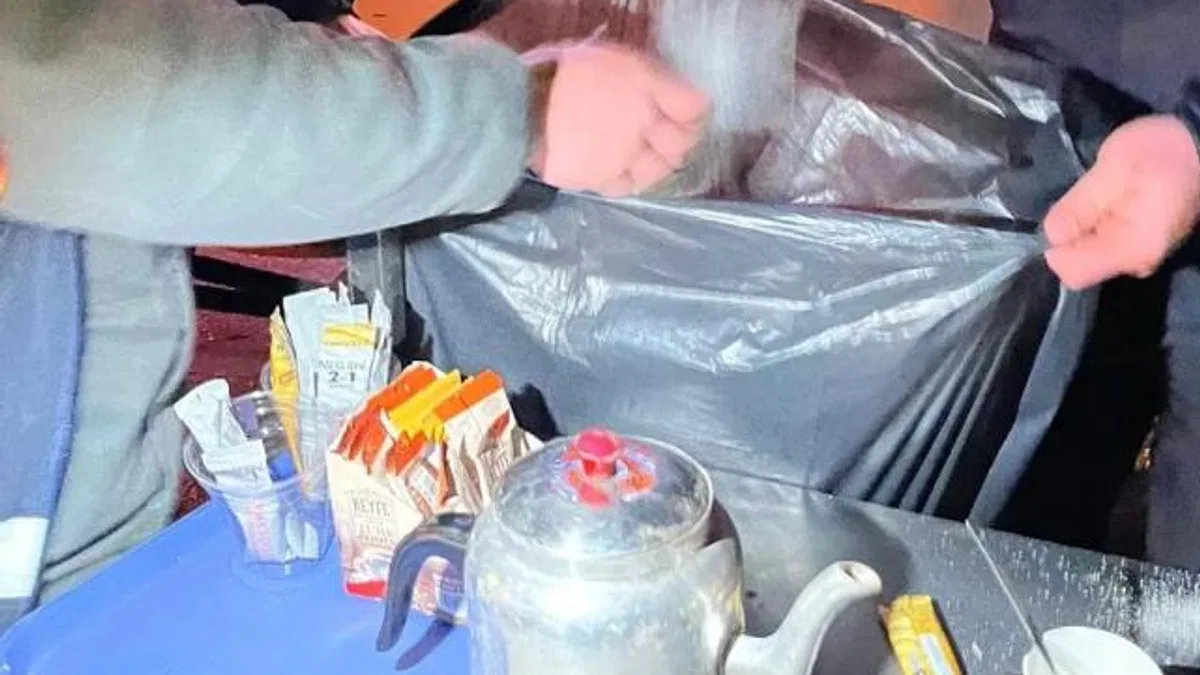 İzmir Zabıtası’ndan fahiş fiyat ve izinsiz satışa geçit yok!