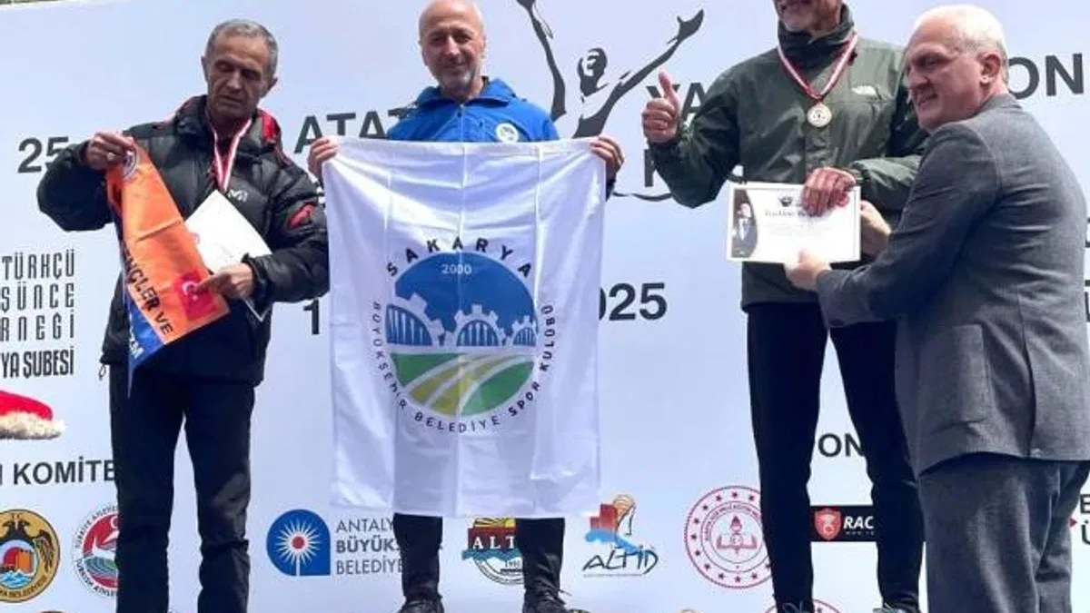 Sakaryalı başarılı atlet Alanya’da zirveye yükseldi