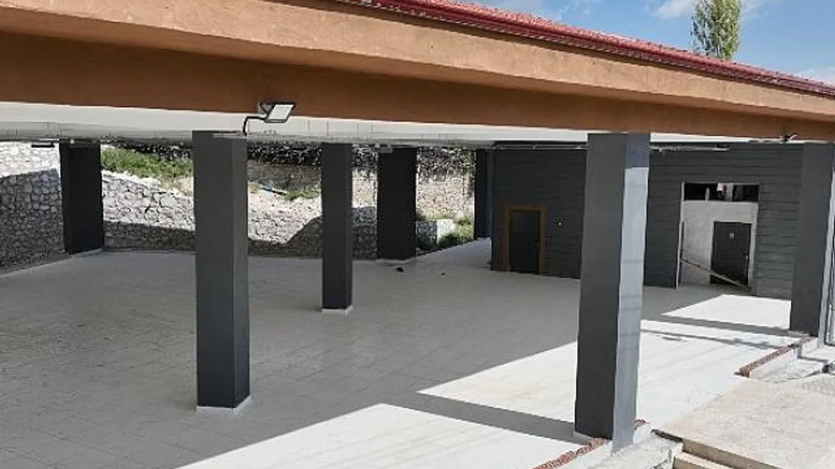 Korkuteli Dereköy’de çok amaçlı salon inşaatı sona yaklaştı