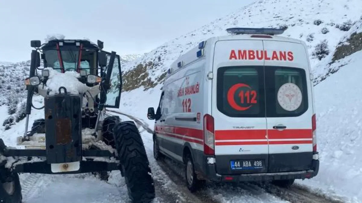 Malatya’da ekipler karla mücadele için seferber
