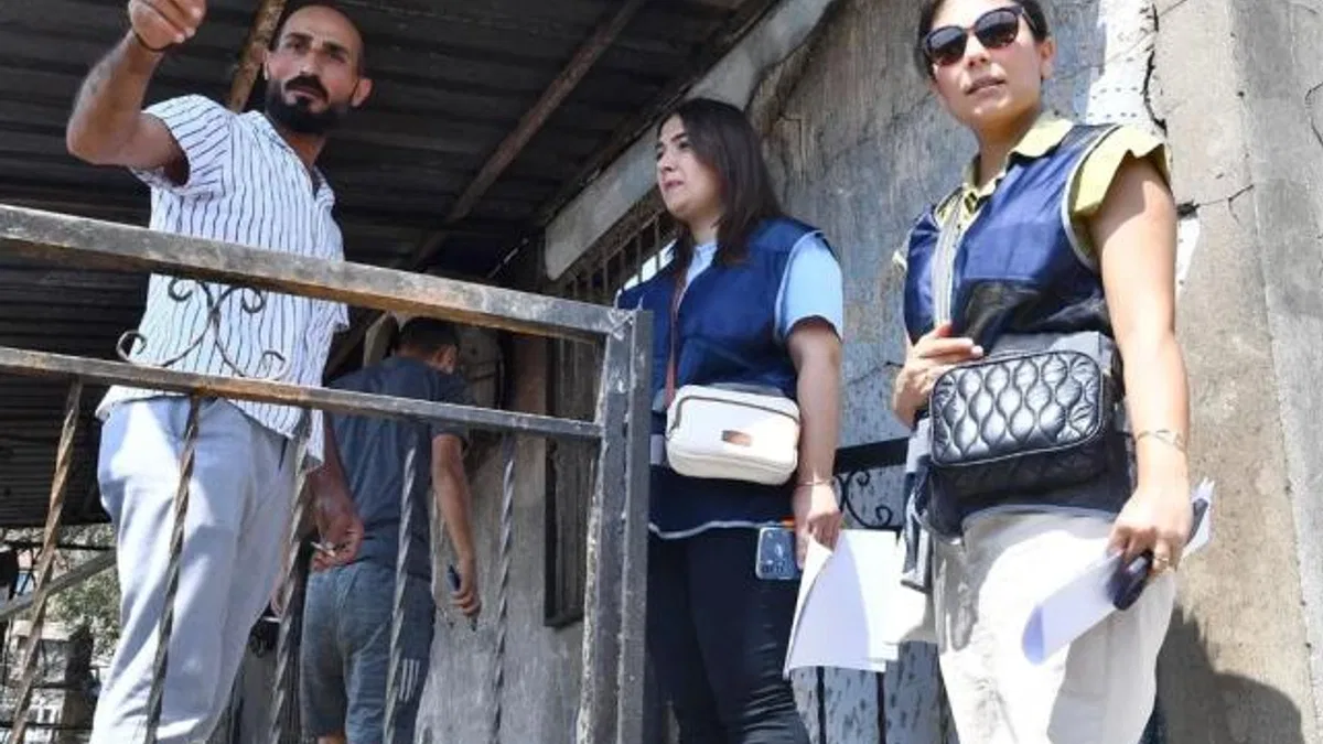 İzmir’de yangınzedelerin kapıları tek tek çalındı