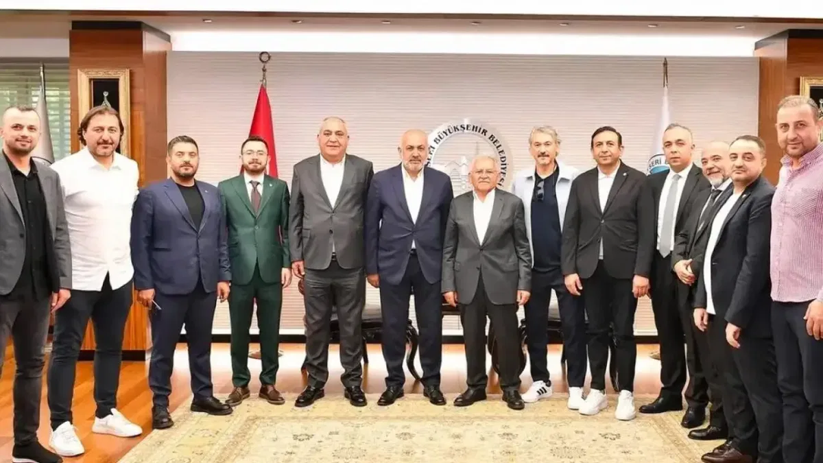Kayserispor’un yeni yönetiminden Büyükkılıç’a ziyaret