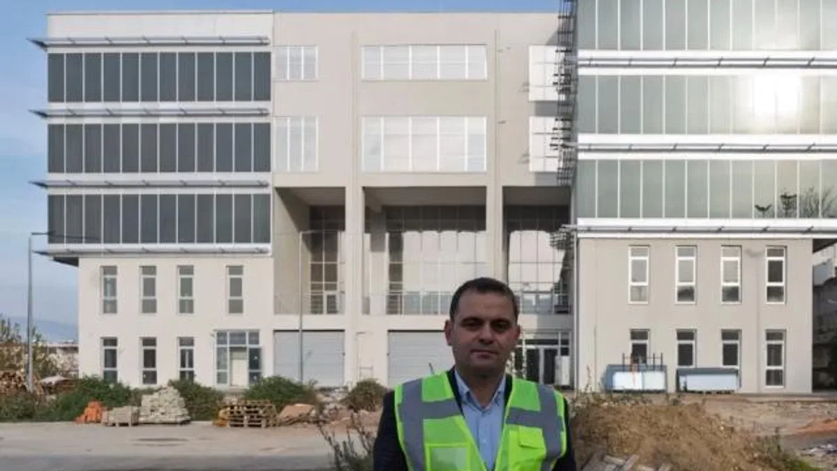 İzmir Büyükşehir Belediyesi’nin ek hizmet binası yakında hizmete girecek