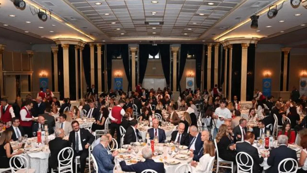 Başkan Bozbey’e RUMELİSİAD’tan ödül