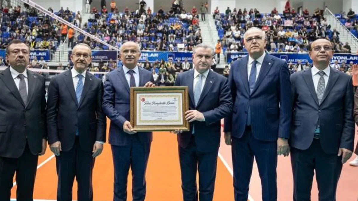 Bakan Bak’a Malatya’dan hemşerilik beratı