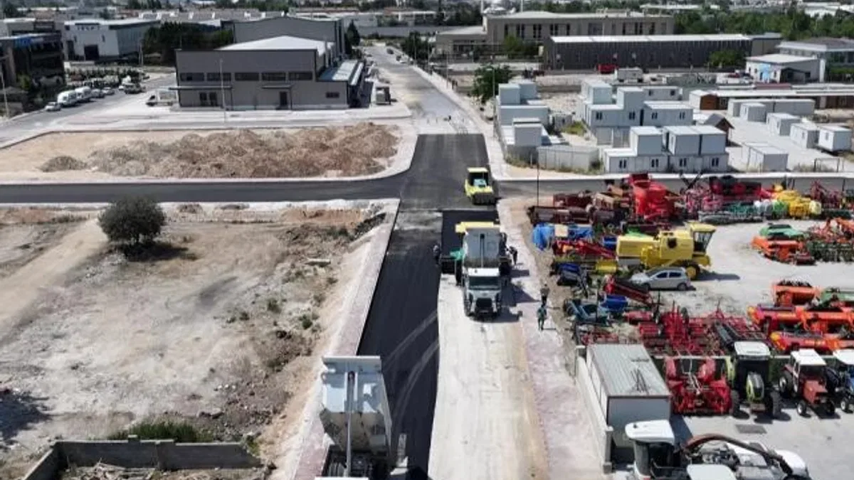Konya Karatay’da asfalt mesai sürüyor
