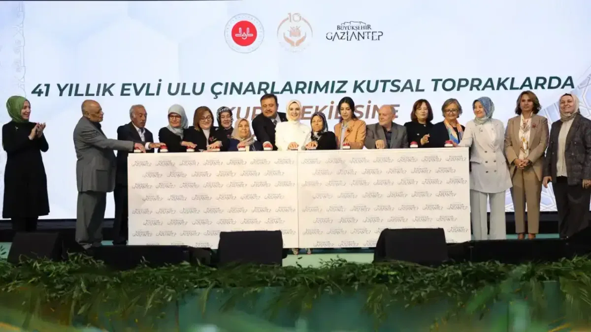 Gaziantep’te 41 yıllık evli bin çift için Umre kurası çekildi