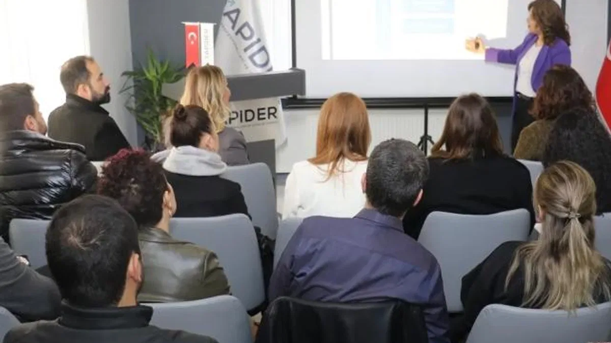 YAPİDER üyelerine mevzuatı anlattı