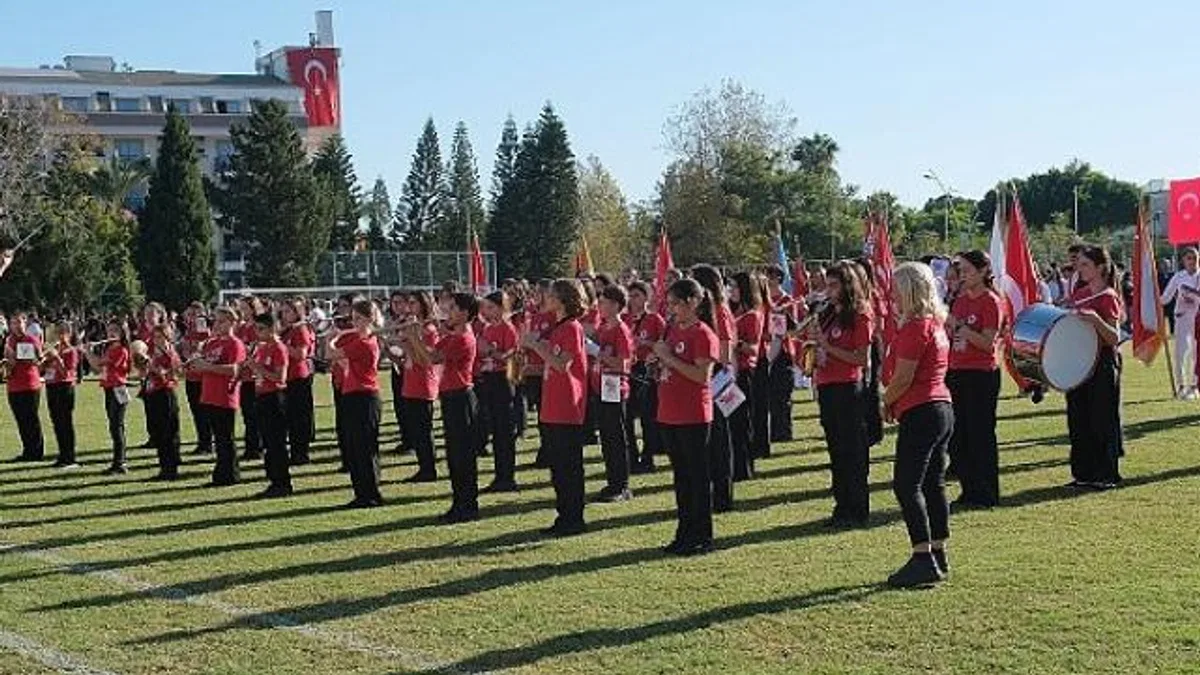 Kemer’de Cumhuriyet Bayramı coşkusu
