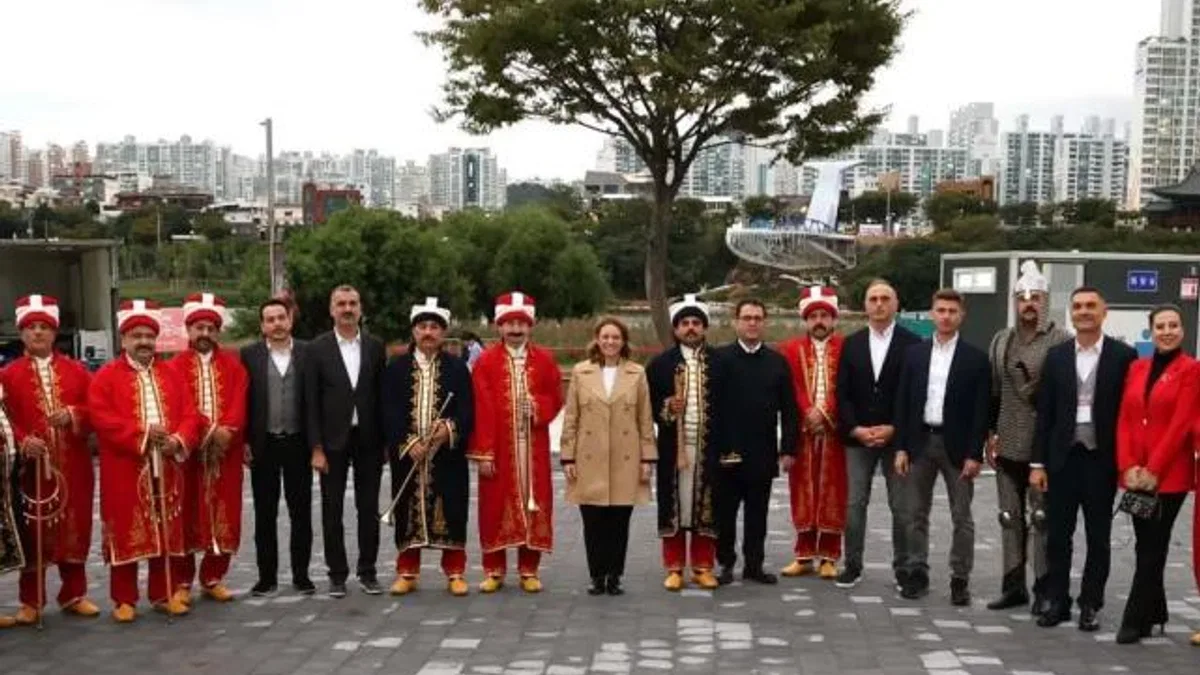 Kocaeli Büyükşehir Mehteri, Ulsan’da yeri göğü inletti