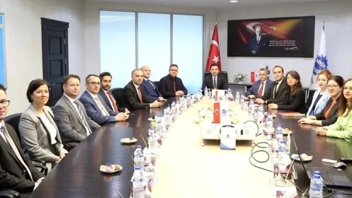 KAYSO ticaret müşavirlerini ‘birebir’ görüştürdü