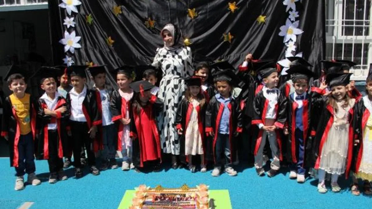 Yeşilli Zübeyde Hanım Anaokulu’nda mezuniyet töreni düzenlendi