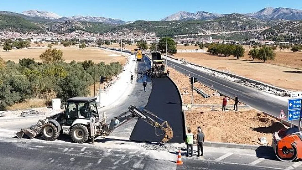 Otogar Yolunda 3. Kat Sıcak Asfalt Çalışması Başladı