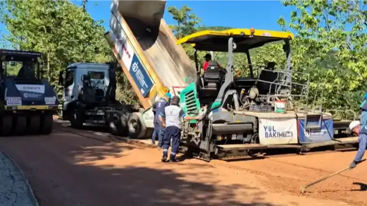 Kocaeli Büyükşehir’den Yuvacık’ta yol yenileme